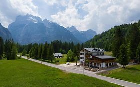 Hotel Griglieria Pizzeria Gnomo Goloso